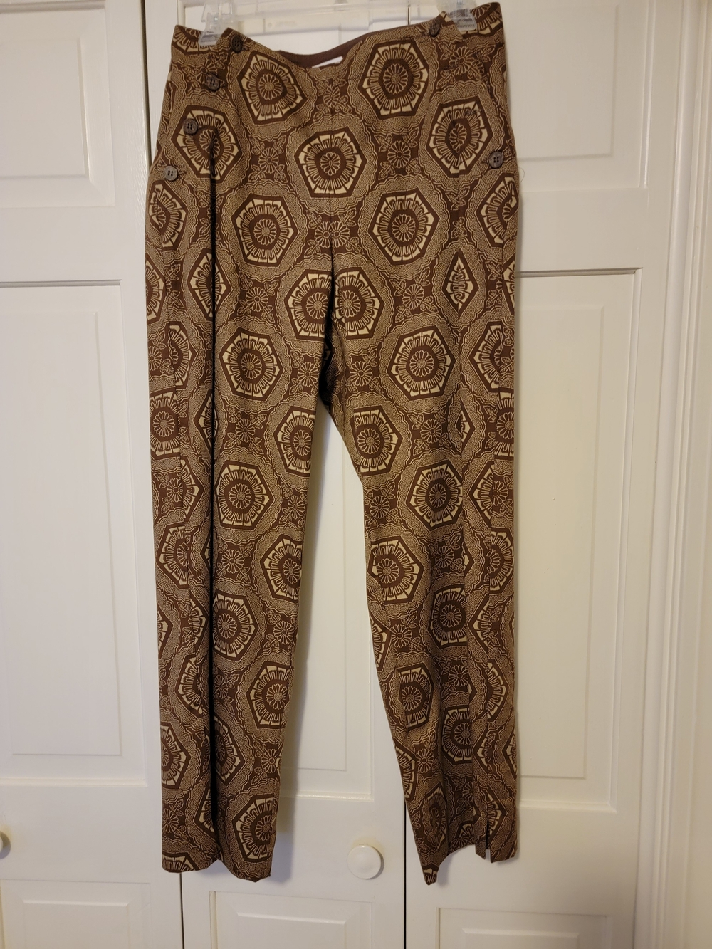 Liz Claiborne Brown Patterned Capris Size 10 EUC
